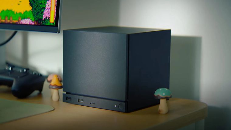 El diseño de la Steam Machine refleja la intención de Valve de llevar la experiencia de PC a más usuarios, aunque el precio complica su llegada. El diseño de la Steam Machine refleja la intención de Valve de llevar la experiencia de PC a más usuarios, aunque el precio complica su llegada.