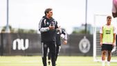El técnico de Inter Miami, Guillermo Hoyos. habló después del papelón en el clásico.