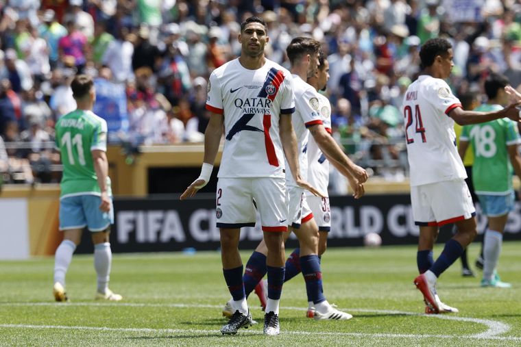PSG clasificó primero en el grupo B.