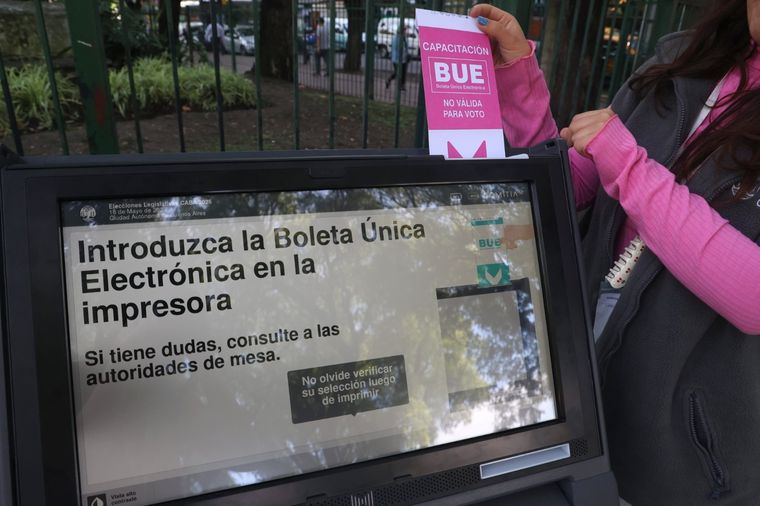 Uno de los puntos que puso el Gobierno de la Ciudad para capacitar a los vecinos para votar con la Boleta Electrónica Foto: Gobierno de la Ciudad
