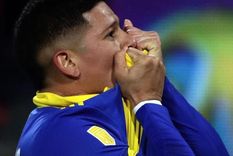 Rojo se besó la camiseta de Boca tras convertirle a Talleres. Rojo se besó la camiseta de Boca tras convertirle a Talleres.