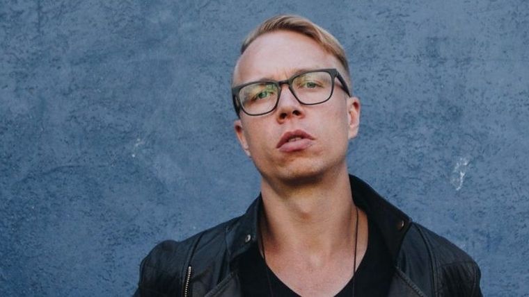 Cam Adair da charlas en todo el mundo sobre los peligros de la adicción a Internet. Foto: DEEPAK KANDA