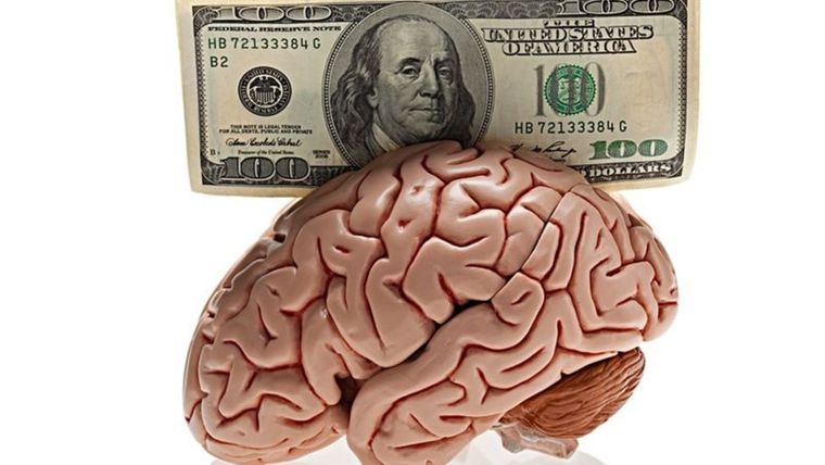 Nuestro cerebro reacciona diferente frente a las ganancias y las pérdidas de dinero.