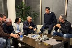 Pablo Juliano, Juan Schiaretti, Facundo Manes, Julio Zamora, Florencio Randazzo, entre otros, conforman Somos Buenos Aires. El frente podría sumar intendentes peronistas. Pablo Juliano, Juan Schiaretti, Facundo Manes, Julio Zamora, Florencio Randazzo, entre otros, conforman Somos Buenos Aires. El frente podría sumar intendentes peronistas.