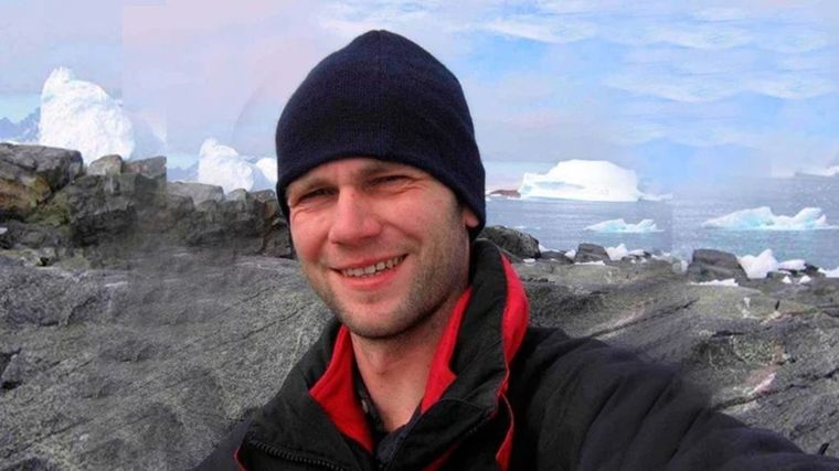 El alemán se fue por sus propios medios