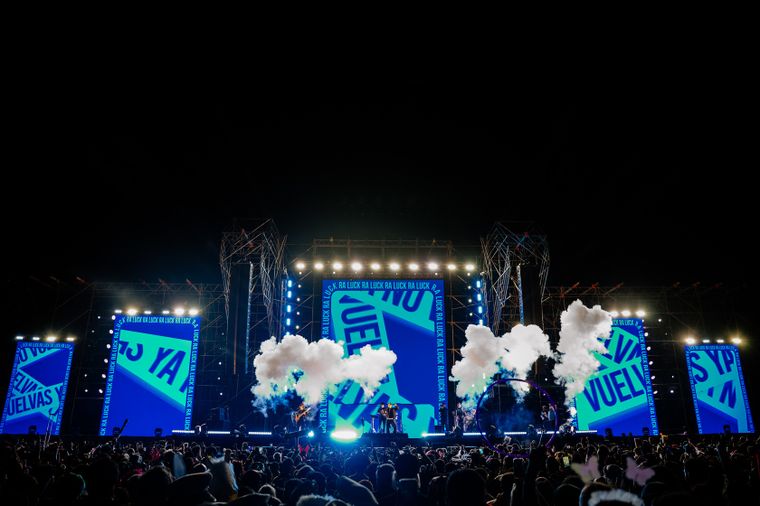 Luck Ra se presentó en la Fiesta de Disfraces en San Nicolás. Luck Ra se presentó en la Fiesta de Disfraces en San Nicolás.