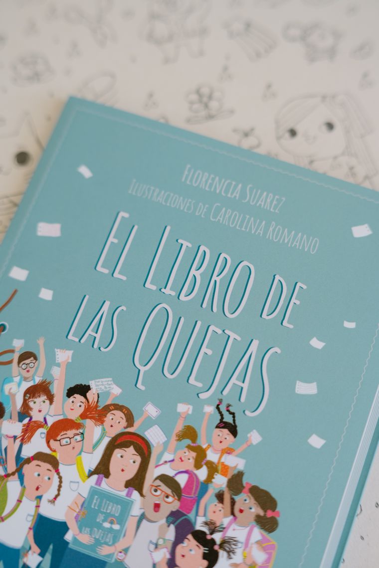 El libro de las quejas salió a la luz en octubre de 2025 y se encuentra disponible en las librerías y en el sitio oficial de Cuentos en Pijamas. 