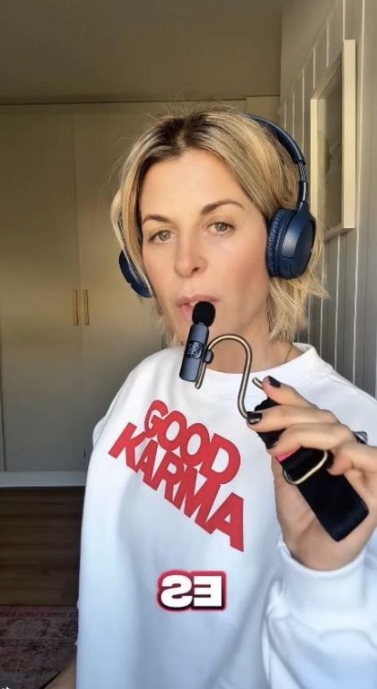 Los internaturas interpretaron el buzo de Tobal como un palo a la China Suárez. Foto: Instagram Los internaturas interpretaron el buzo de Tobal como un palo a la China Suárez. Foto: Instagram