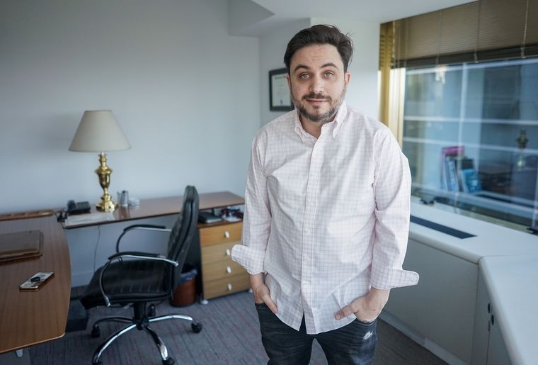 El candidato a legislador de la Ucedé Ramiro Marra anunció un sorteo de 10 mil dólares por sus redes sociales de cara a las elecciones porteñas del domingo. Foto: Noticias Argentinas