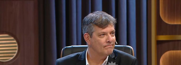 El invitado se comunicó con Baby Etchecopar para invitarlo al programa de Mario Pergolini. El invitado se comunicó con Baby Etchecopar para invitarlo al programa de Mario Pergolini.