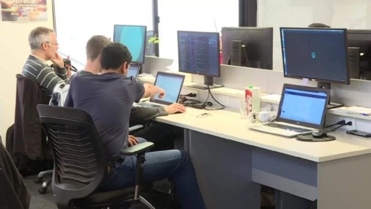 Los tiempos cambian y la forma de buscar empleo también. Los métodos tradicionales van dejando espacio a nuevas formas Foto: MDZ