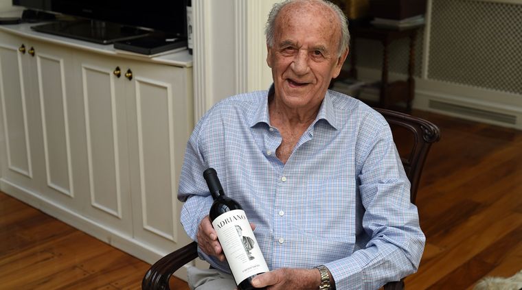 Adriano Senetiner y un vino maravilloso. Foto: ALF PONCE MERCADO / MDZ