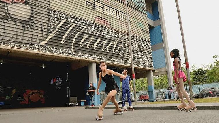 La Escuela Estatal Parque dos Sonhos en Cubatão invirtió en proyectos extracurriculares y se inspiró en el modelo cubano. La Escuela Estatal Parque dos Sonhos en Cubatão invirtió en proyectos extracurriculares y se inspiró en el modelo cubano.