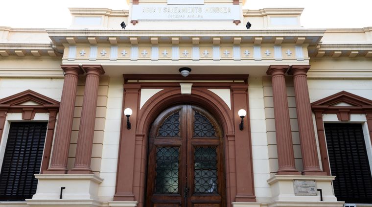 Aysam informó incovenientes con el suministro de agua potable en una zona de Godoy Cruz por trabajos en curso. Aysam informó incovenientes con el suministro de agua potable en una zona de Godoy Cruz por trabajos en curso.