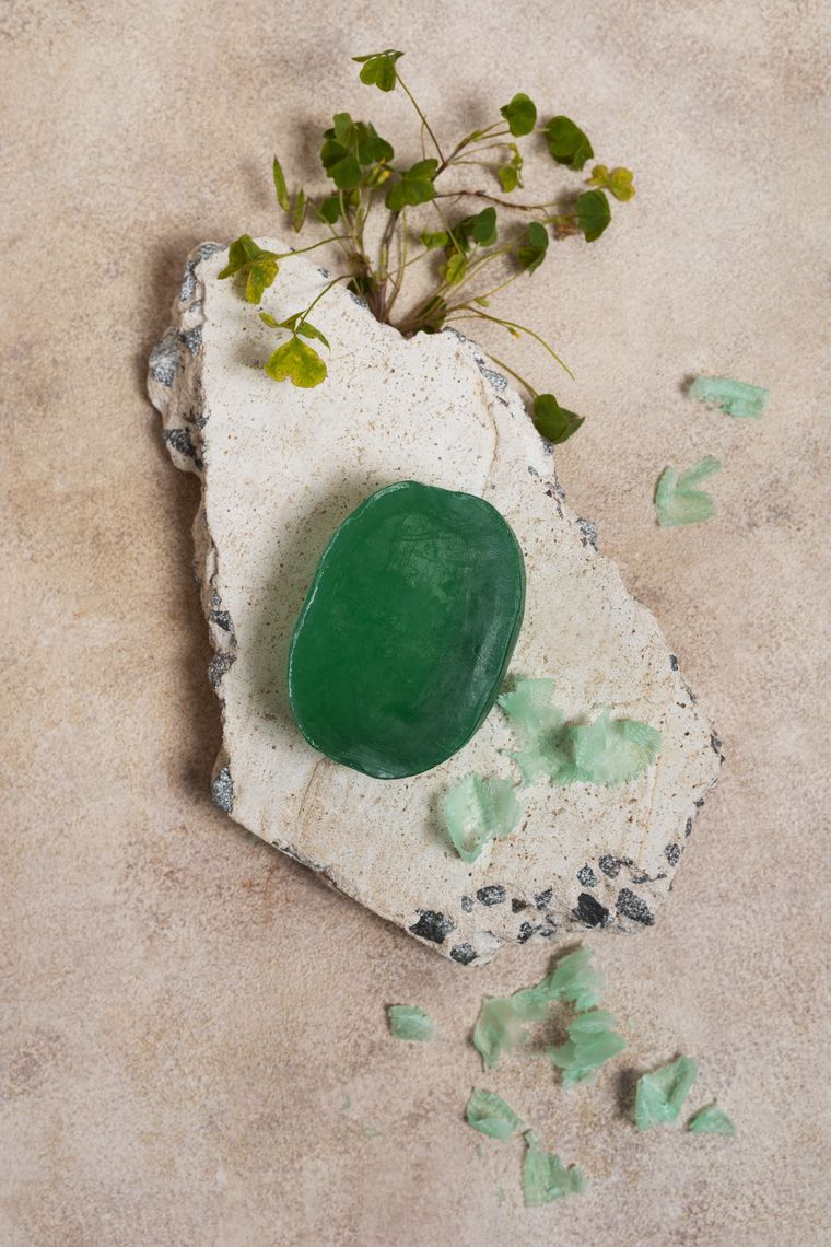 Una piedra de jade. Una piedra de jade.