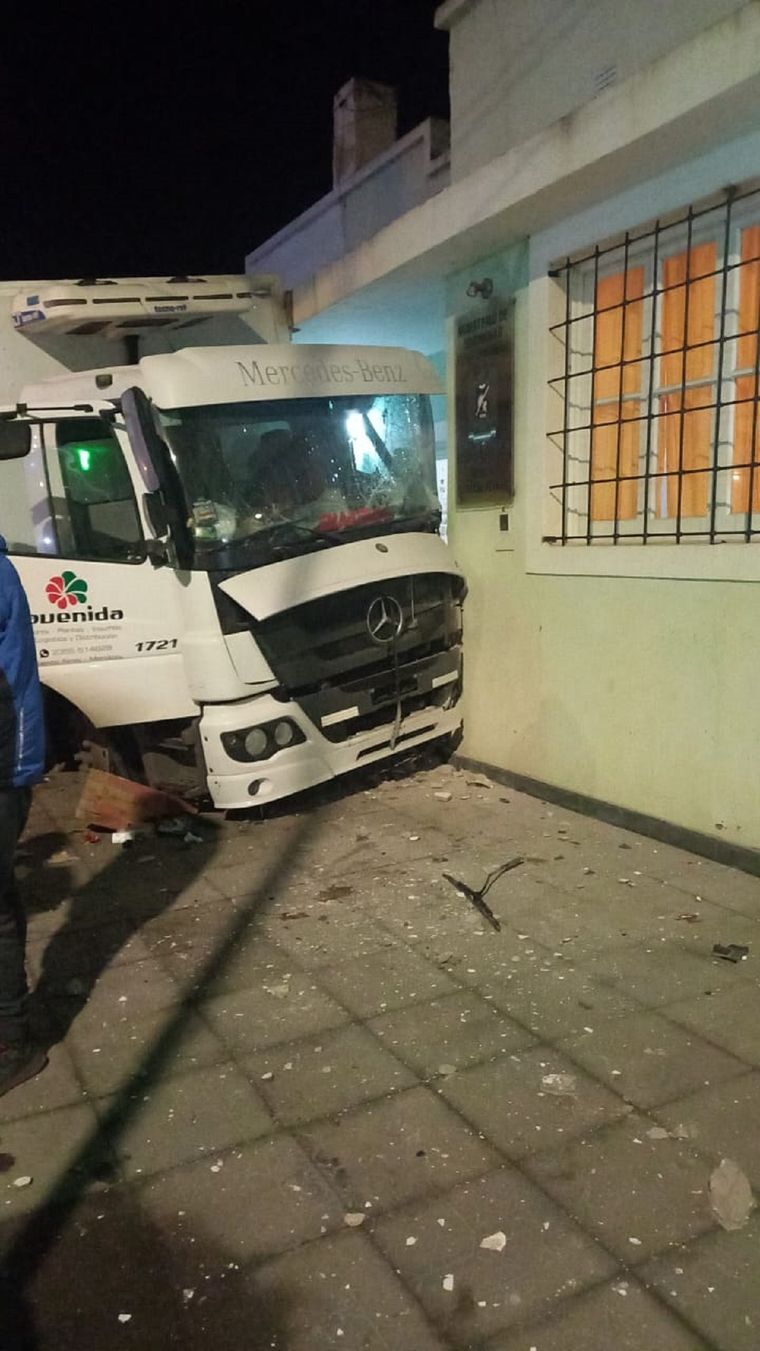 Así terminó el camión tras el accidente Foto: Gentileza