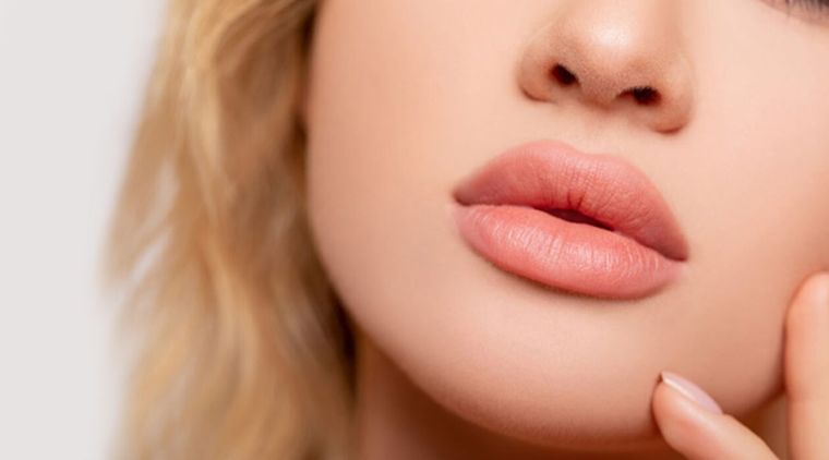 Es posible lucir unos labios sanos e hidratados. Foto: Shutterstock