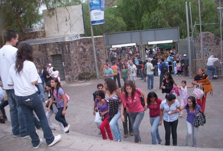 A llegar temprano y nada de heladeritas... Foto: Ulises Naranjo / MDZ.