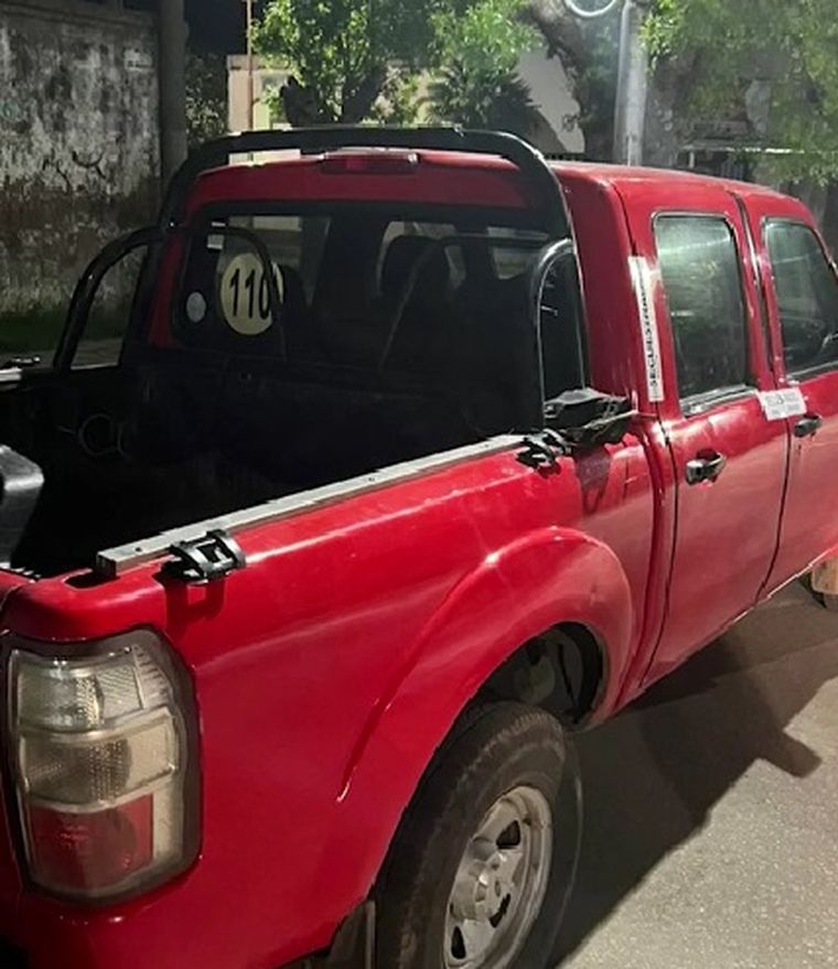 El inspector municipal Rubén Baldevenítez, de 62 años, sufrió lesiones leves y fue trasladado al Hospital Municipal de Lincoln.