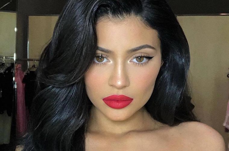 Kylie Jenner revolución las redes con un provocador bikini negro.