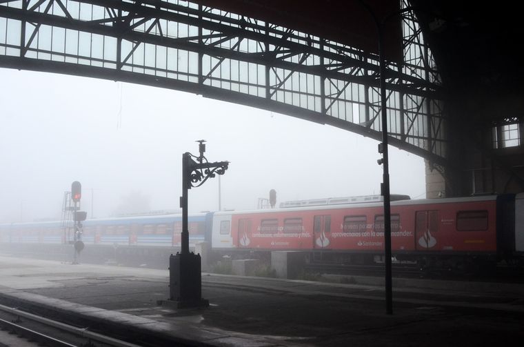 Así se ve la niebla en la estación de trenes de Retiro. Así se ve la niebla en la estación de trenes de Retiro.