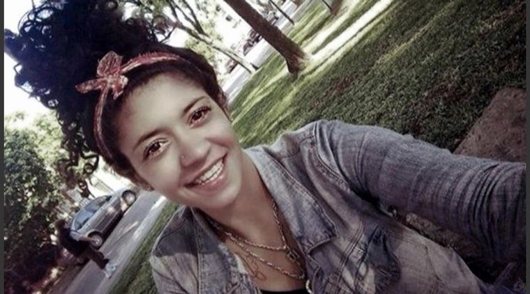 Araceli le dijo a su madre que preparara el mate, pero nunca llegó a casa