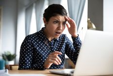 Dependiendo de cada generación, las personas se informan de manera cada vez más diversa. ¿Cómo influye esto en la información que publican los medios? Foto: Shutterstock