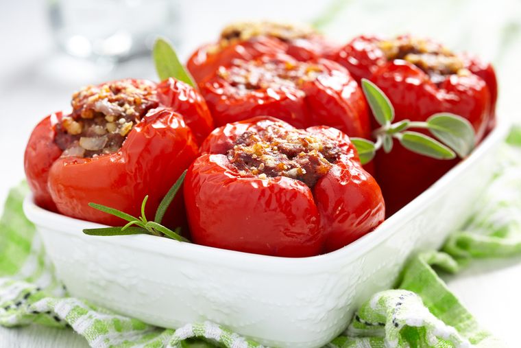 Prepara esta receta de pimientos rellenos de carne molida y sorprende a tu familia.