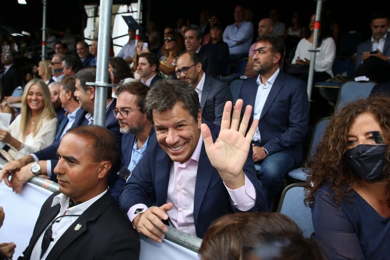 Facundo Manes estuvo en el palco de autoridades disfrutando del carrusel vendimial en Mendoza. Foto: MAXIMILIANO RÍOS / MDZ