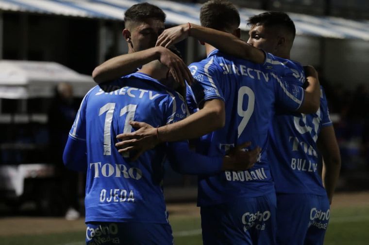 Triunfazo del Tomba en el Gambarte. Foto: Prensa Godoy Cruz