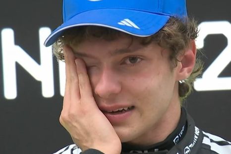 Kimi Antonelli no pudo ocultar sus lágrimas tras ganar el GP de China. Kimi Antonelli no pudo ocultar sus lágrimas tras ganar el GP de China.