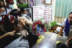 Funeral del manifestante Kyaw Win Maung en Mandalay, el domingo. Foto: REUTERs