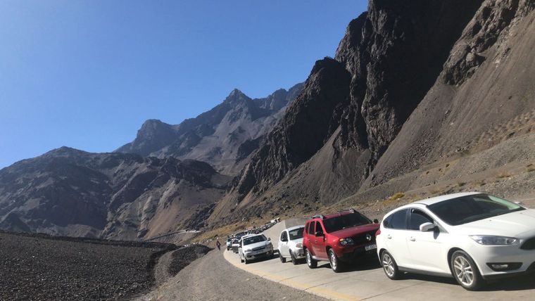 El cruce a Chile por el paso Cristo Redentor sigue muy restringido.