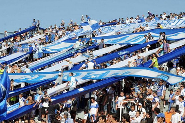 Los hinchas del Tomba deberán viajar a San Juan.