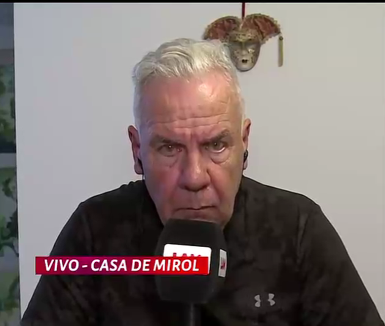 Esteban Mirol, enojado. Esteban Mirol, enojado.