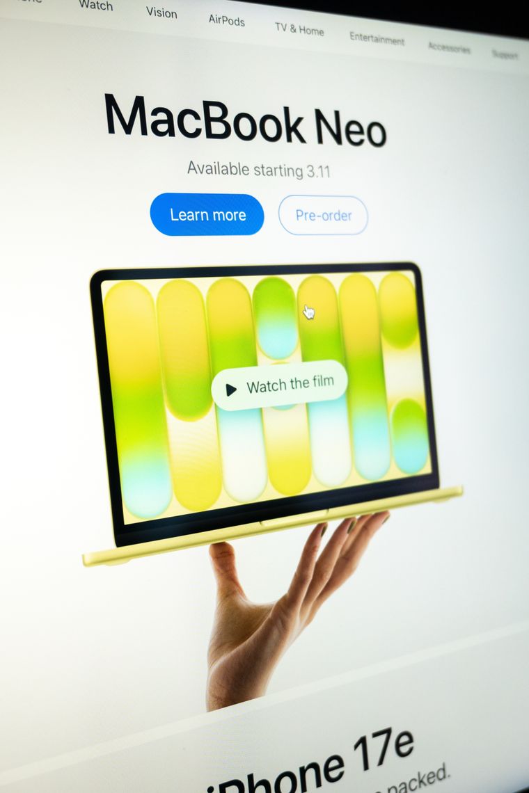 Según expertos, el diseño de la MacBook Neo permite acceder a los componentes internos de forma más sencilla que en modelos anteriores.