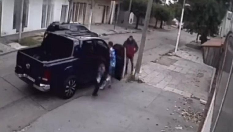 La nena de 6 años escapó y presenció el robo Foto: Captura de video