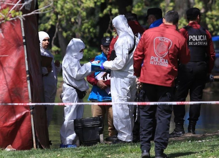 Cuerpo hallado en los Lagos de Palermo Foto: Foto: NA