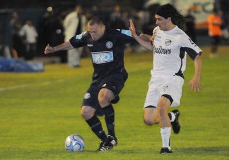 Martín Gómez convirtió el primer gol de Independiente. Foto: Ivana Gonzalez / MDZ