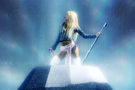 Mirá las fotos de los looks de Tini. Mirá las fotos de los looks de Tini.