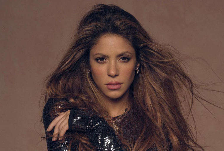 Shakira comenzó su carrera musical en 1990.