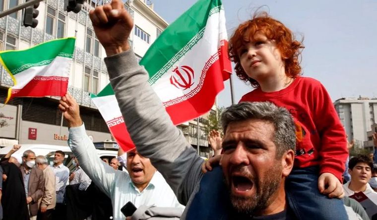 En Irán, la gente apoya al Gobierno ante el ataque de Israel. Foto EFE
