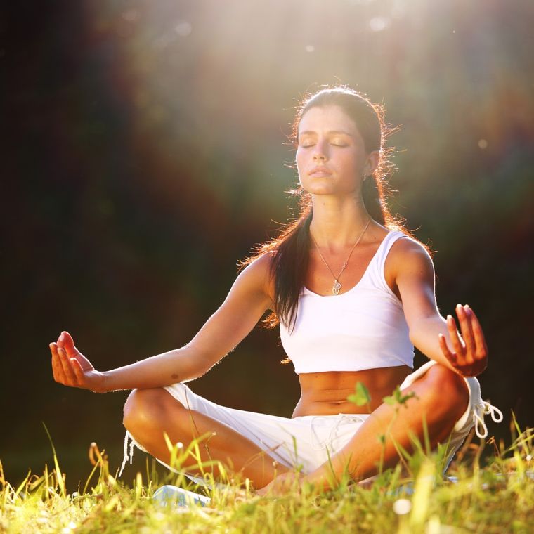 Viví la relajación y gratitud de una manera más intensa y pura a través de la meditación, te enseñamos en esta nota a practicarlo en 10 minutos Foto: Shutterstock