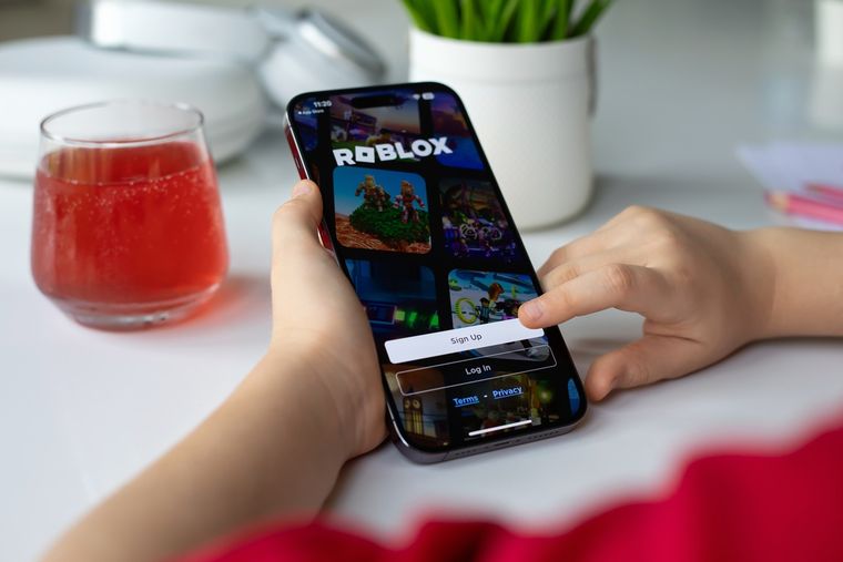 El nuevo modelo de Roblox combina microtransacciones y alquiler de contenido digital. El nuevo modelo de Roblox combina microtransacciones y alquiler de contenido digital.