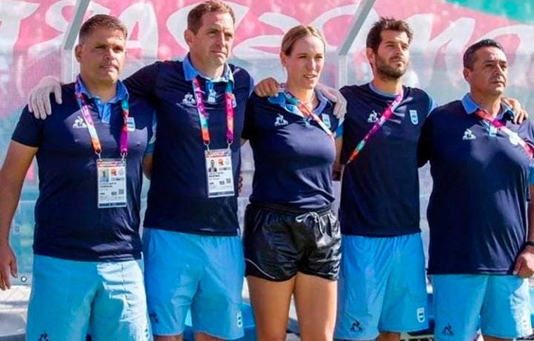 Rodrigo González (kinesiólogo), Marcelo Montrasi (médico), Victoria Zuloaga (asistente), Juan Martín López (técnico) y el mendocino José González (asistente). Foto: Gentileza José González.