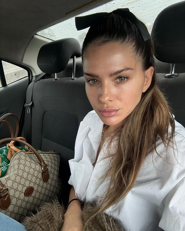 La China Suárez compartió una imagen casual que generó revuelo por su bolso de lujo. Foto: Instagram: sangrejaponesa