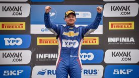 Berni Llaver en el podio neuquino. Foto: Prensa TC2000 Berni Llaver en el podio neuquino. Foto: Prensa TC2000