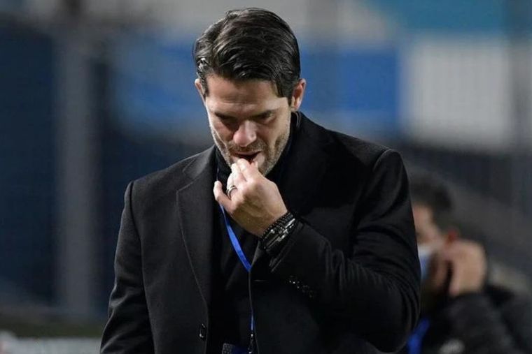 Gago, preocupado porque una de las figuras de Racing podría irse a Europa.