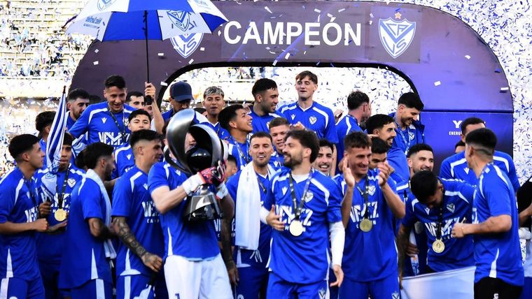 Veléz venció a Central Córdoba en Rosario y es campeón de la Supercopa Argentina.