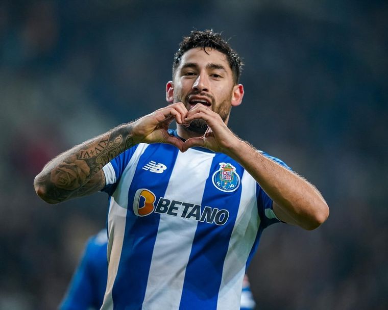 Alan Varela, volante central de Porto está en el radar del poderoso Milan e Italia. Foto: Alan Varela Instagram